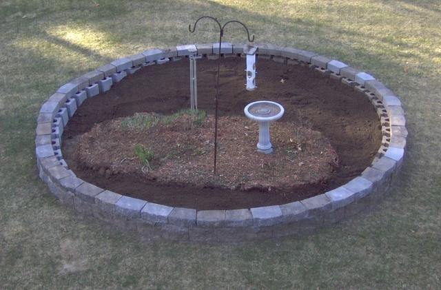 The new garden is a circle with a 16' diameter